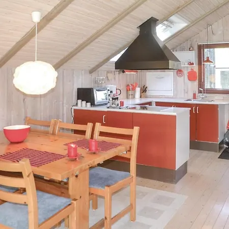 Three-bedroom Holiday In * Hemmet
